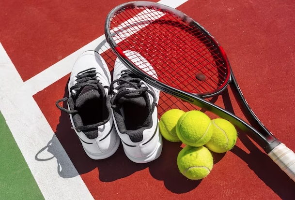 Essential Equipment and Tools for Tennis Beginners and Enthusiasts