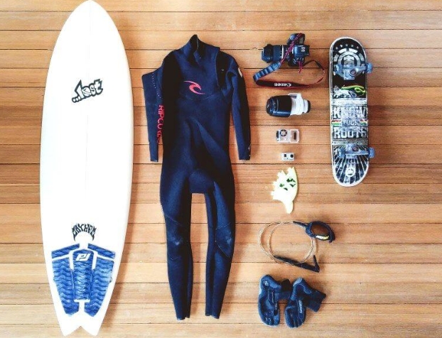 What Equipment or Tools Must Surfing Beginners and Enthusiasts Buy? How to Use Them Correctly