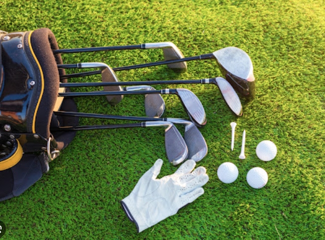 What Equipment or Tools Must Golf Beginners and Enthusiasts Buy? How to Use Them Correctly