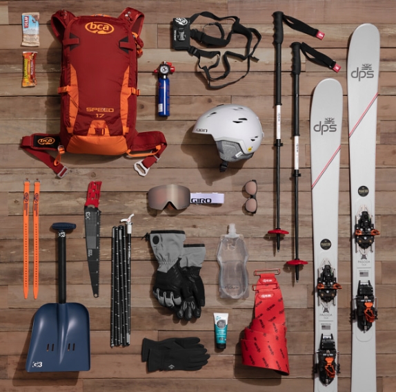 What Equipment or Tools Must Snowboarding Beginners and Enthusiasts Buy? How to Use Them Correctly?