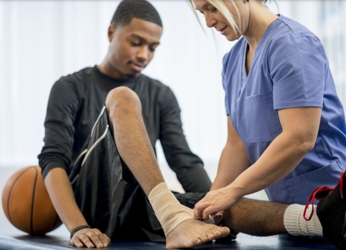 What Accidents or Injuries May Occur When Playing Basketball? How to Deal with Emergencies