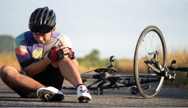 What Accidents or Injuries May Occur When Playing Cycling? How to Deal with Emergencies