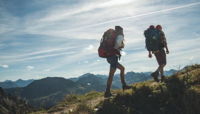 Benefits of Outdoor Sports: Hiking, Applicable People, and Precautions