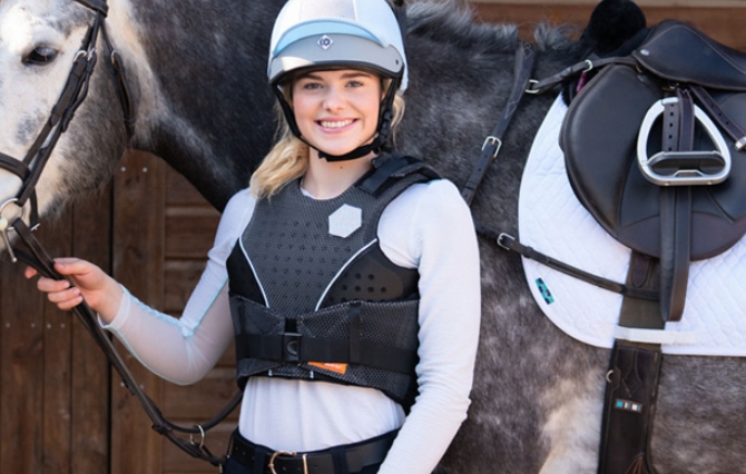 What Equipment and Tools Must Women Bring When Playing Horse Riding Outdoors?