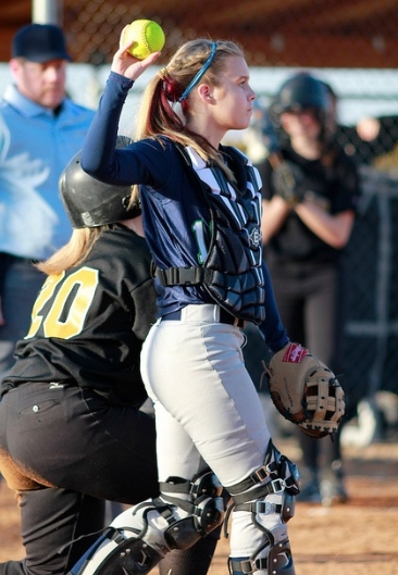 What Equipment and Tools Must Women Bring When Playing Baseball Outdoors?