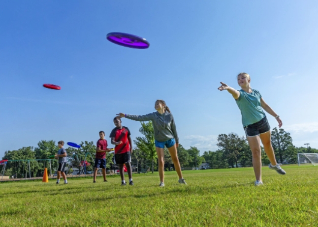 What Equipment and Precautions Do I Need to Bring When Playing Ultimate Frisbee Outdoors in Spring?