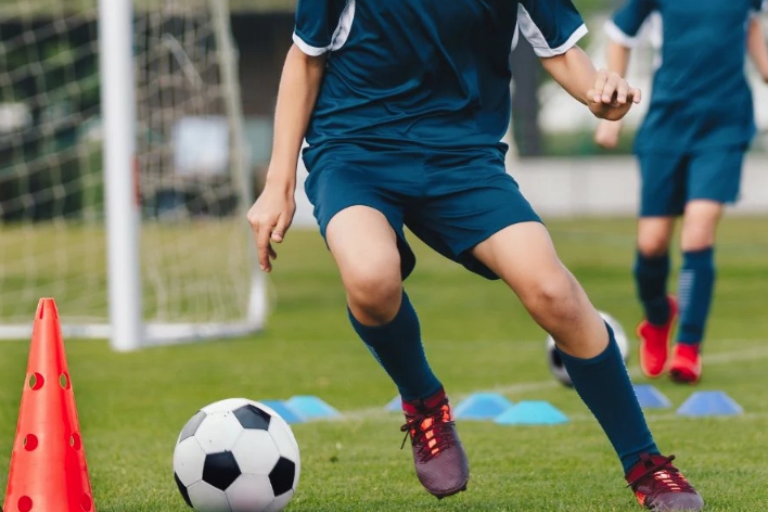 What Equipment and Precautions Do I Need to Bring When Playing Soccer (Football) Outdoors in Spring?