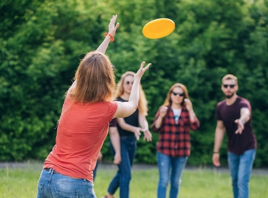 What Equipment and Precautions Do I Need to Bring When Playing Ultimate Frisbee Outdoors in Summer?