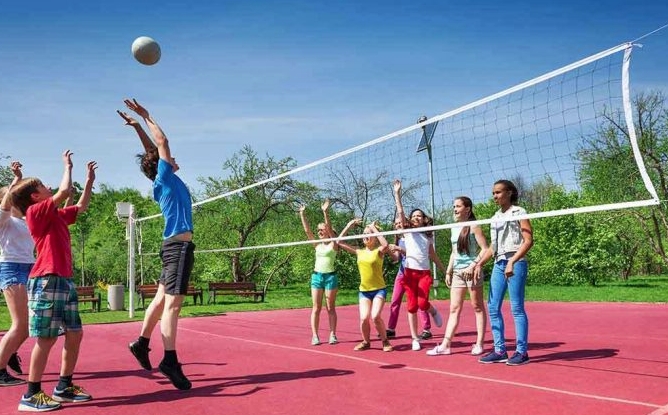 How to Play Volleyball Outdoors to Make It More Exciting and Memorable