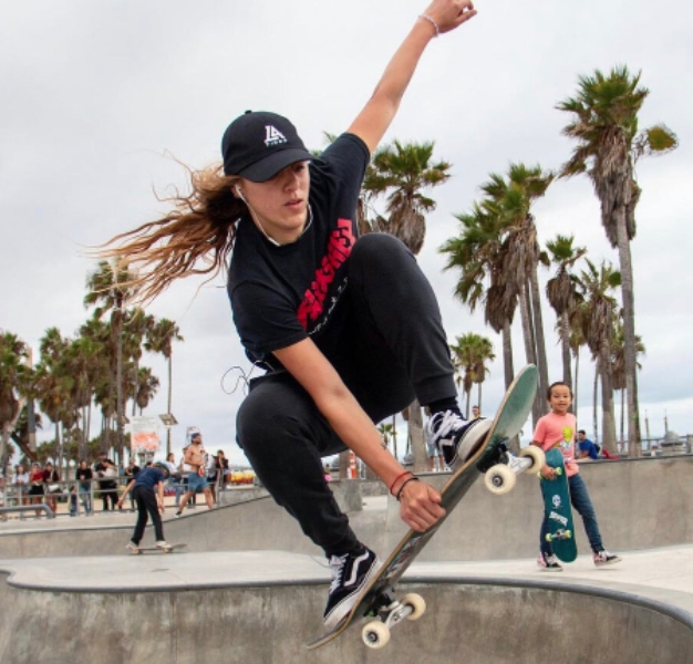 How to Play Skateboarding Outdoors to Make It More Exciting and Memorable?