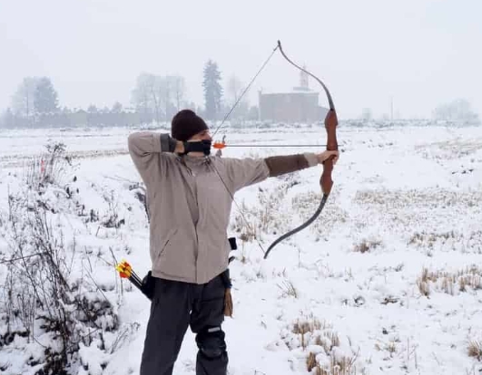 What Equipment and Precautions Do I Need to Bring When Playing Archery Outdoors in Winter?