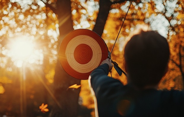 What Equipment and Precautions Do I Need to Bring When Playing Archery Outdoors in Autumn?