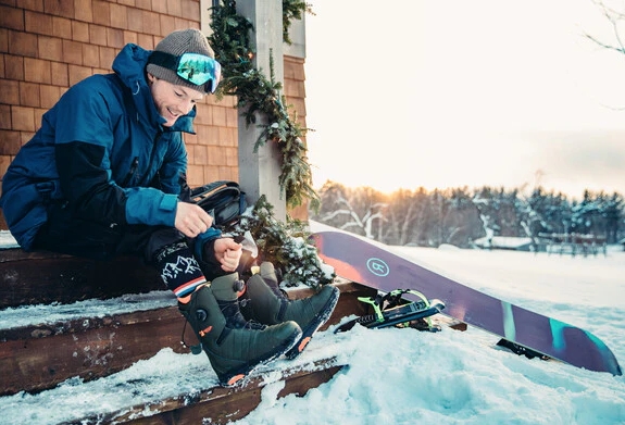 How to Get Smell Out of Used Snowboard Boots: A Guide for Fresh Feet on the Slopes