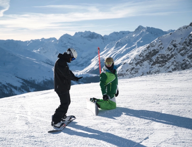 Mastering Intermediate Snowboard Skills: Tips, Techniques, and Training